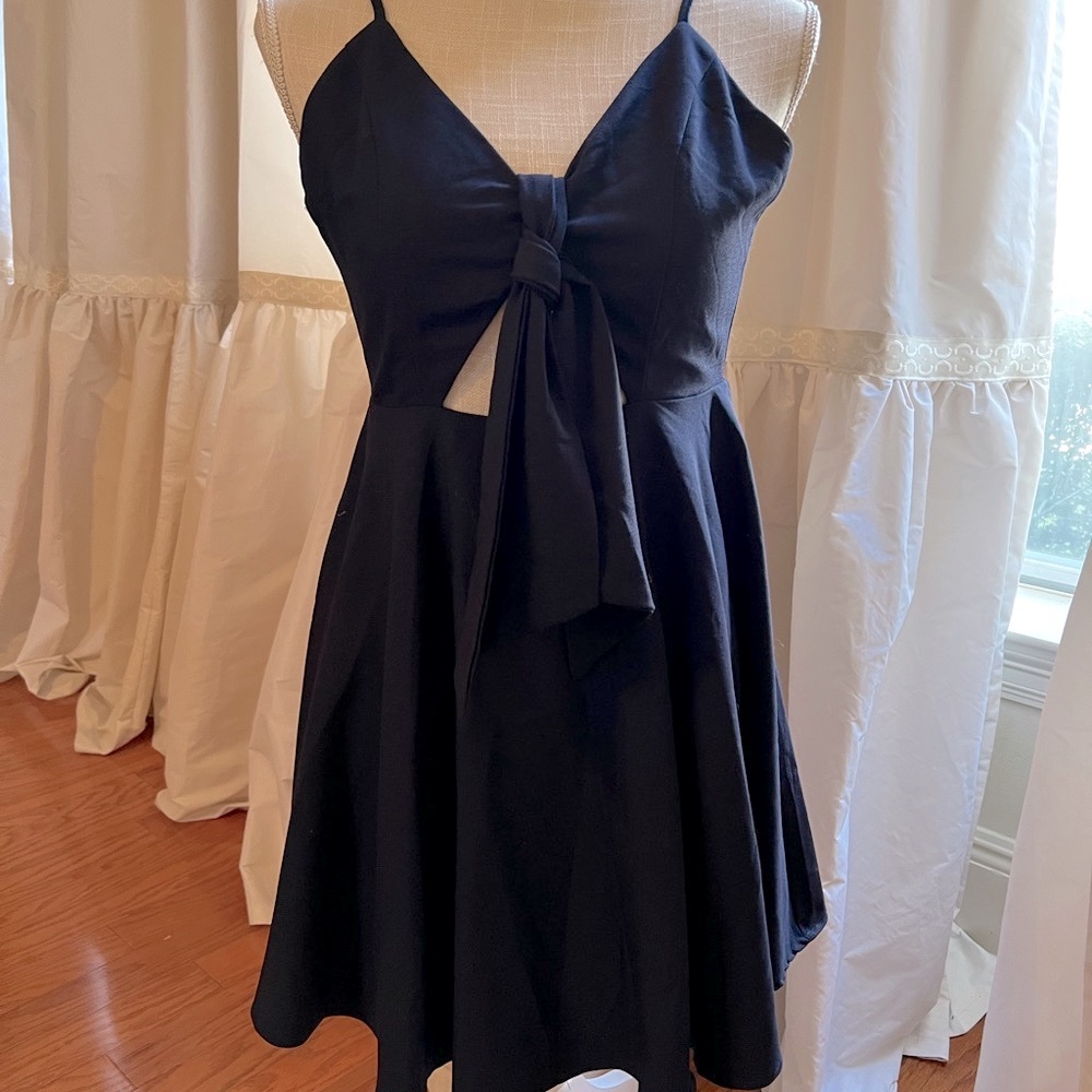 Gianni Bini navy tie front dress jr size small